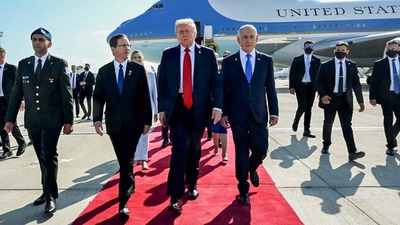 রেড কার্পেটে ট্রাম্পকে বিশেষ 'ধন্যবাদ' (@IsraeliPM) রেড কার্পেটে ট্রাম্পকে বিশেষ 'ধন্যবাদ' (@IsraeliPM)