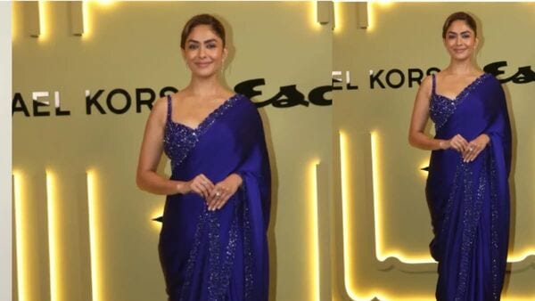 মৃণাল ঠাকুরের রয়্যাল ব্লু শাড়ি মৃণাল ঠাকুরের রয়্যাল ব্লু শাড়ি