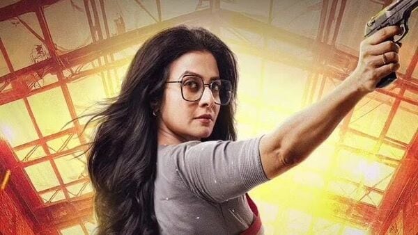 বন্দুক হাতে পুরনো অবতারে ফিরছেন কোয়েল, সত্যের সন্ধানে মিতিনের নতুন অভিযান বন্দুক হাতে পুরনো অবতারে ফিরছেন কোয়েল, সত্যের সন্ধানে মিতিনের নতুন অভিযান