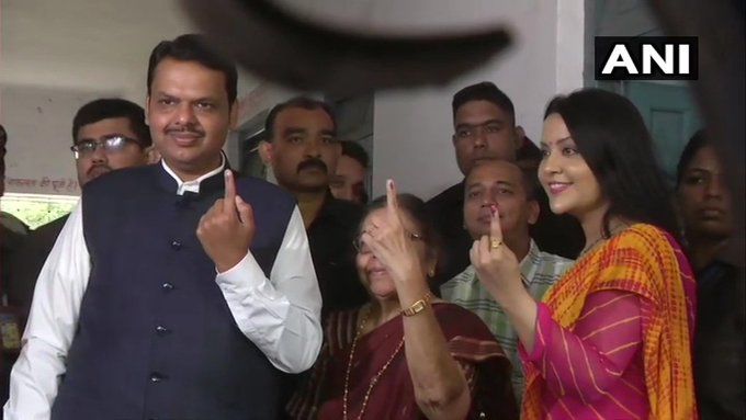 <p>Maharashtra CM Devendra Fadnavis casts his vote</p>