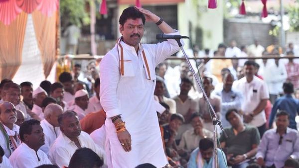 LIVE| With Pawar Saheb, don't spread rumours: Dhananjay Munde clears air