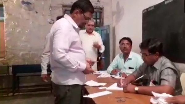 Karnataka Assembly by-polls Live: 31.02% voter turnout till 1 pm, says EC