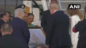 <p>Yogi Adityanath presents Taj Mahal portrait to the Trumps</p>