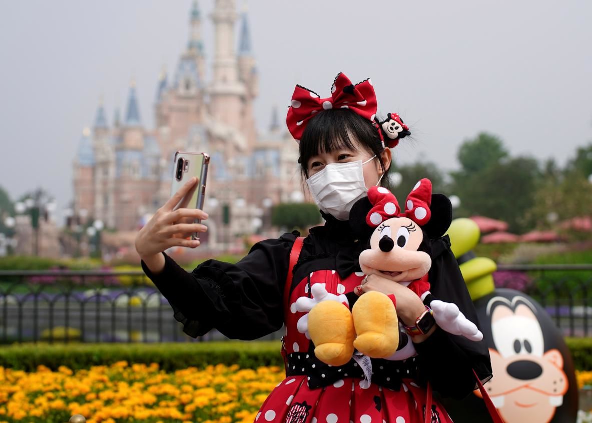 <p>Shanghai Disneyland reopens after almost 4 months of shutdown</p>