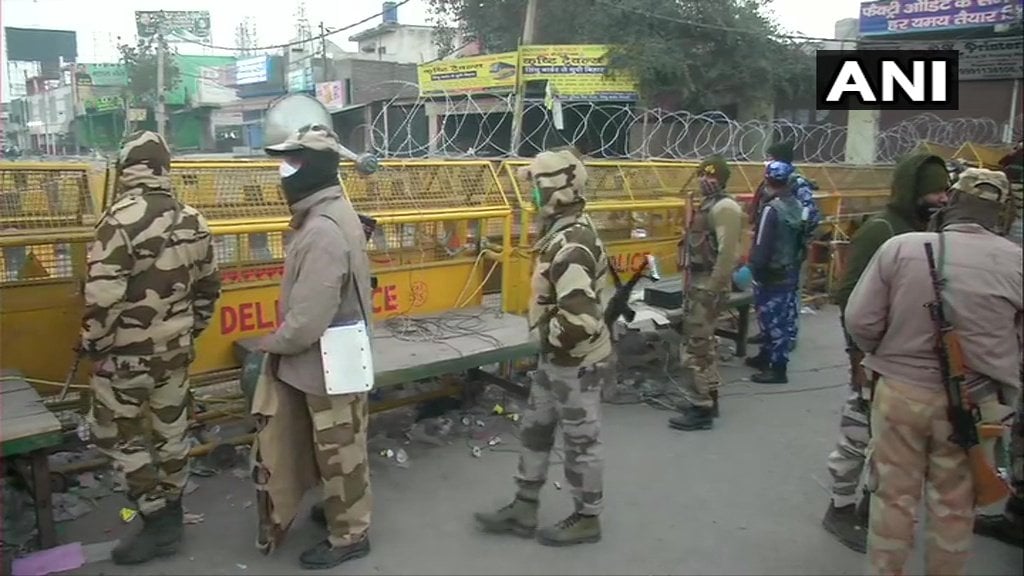 <p>High alert at Singhu border as farmers' protest continues</p>