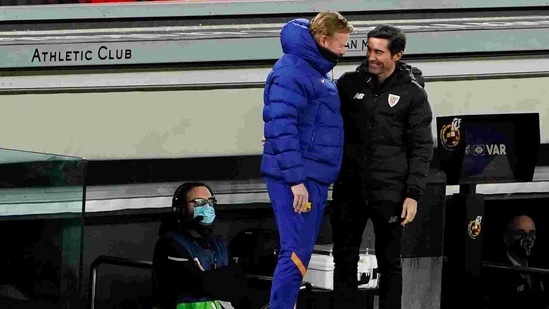  Athletic Bilbao coach Marcelino Garcia Toral with Barcelona coach Ronald Koeman (L)(REUTERS)