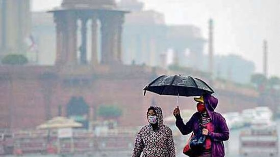 The minimum temperature in the city has remained above normal since January 3 as a result of cloud cover under the influence of successive western disturbances. (HT_PRINT) The minimum temperature in the city has remained above normal since January 3 as a result of cloud cover under the influence of successive western disturbances. (HT_PRINT)