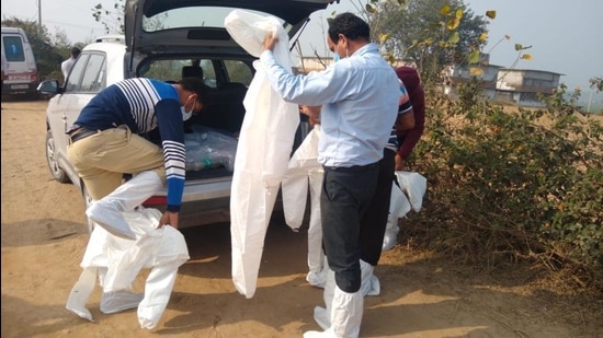 One of the five teams constituted to carry out the culling of poultry birds at Sidharth Poultry Farm at Kheri village in Raipur Rani area of Panchkula district gearing up for the drive on Saturday afternoon. (Sant Arora/HT) One of the five teams constituted to carry out the culling of poultry birds at Sidharth Poultry Farm at Kheri village in Raipur Rani area of Panchkula district gearing up for the drive on Saturday afternoon. (Sant Arora/HT)