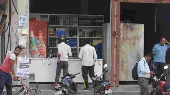 The Excise Policy got clearance of the UP Cabinet hours after five people died and 16 others hospitalised after allegedly consuming spurious liquor. (Parveen Kumar/HT File Photo) The Excise Policy got clearance of the UP Cabinet hours after five people died and 16 others hospitalised after allegedly consuming spurious liquor. (Parveen Kumar/HT File Photo)