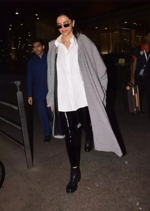 Deepika Padukone at airport in 2019 (Instagram)