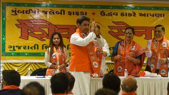 The ruling Shiv Sena is eyeing the Gujarati vote bank in Mumbai ahead of the BMC election in 2022. The party organised an event at Andheri, on Sunday. (Satyabrata Tripathy/HT) The ruling Shiv Sena is eyeing the Gujarati vote bank in Mumbai ahead of the BMC election in 2022. The party organised an event at Andheri, on Sunday. (Satyabrata Tripathy/HT)