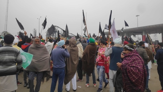 Amid farmers protest against farm laws 2020, farmers gathered in Kaimla village of Karnal in Haryana where Manohar Lal Khattar was to hold 'Kisan Mahapanchayat'.