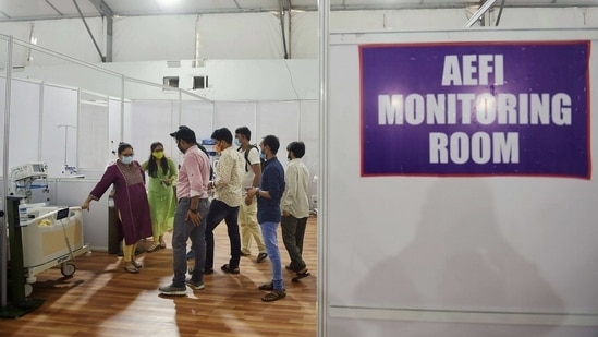 Medics during the preparations to conduct the dry run of COVID-19 vaccine, at a vaccination unit in Mumbai. (PTI) Medics during the preparations to conduct the dry run of COVID-19 vaccine, at a vaccination unit in Mumbai. (PTI)