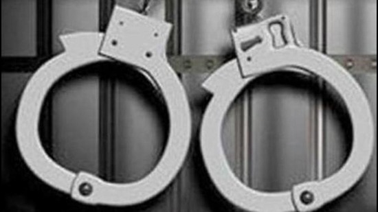 The accused tied the 61-year-old women’s hands and mouth and tried to rob valuables. The accused tied the 61-year-old women’s hands and mouth and tried to rob valuables.