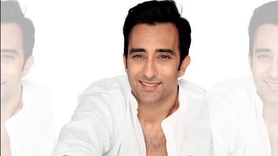 Invest in a serious and consistent fitness regimen instead of worrying about your greying hair, says Rahul Khanna