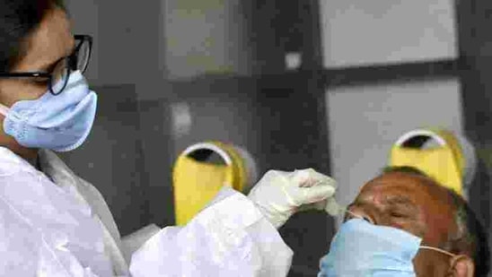 The Capital added 399 new infections according to Sunday’s health bulletin, which reflects data primarily from the previous day. These infections came on the back of 77,600 tests, a majority of which used the more reliable reverse-transcription polymerase chain reaction (RT-PCR) method. (Representative Image) (Santosh Kumar/ Hindustan Times)