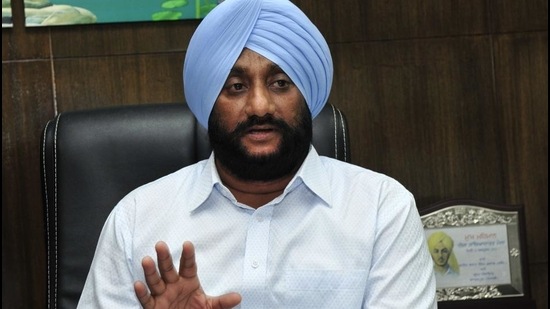 Big blow to Akali Dal as former Mohali mayor’s group decides to go independent in MC polls