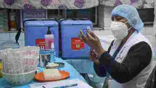 India added 16,311 new cases to its Covid-19 tally in the last 24 hours, according to the Union Ministry of Health and Family Welfare. (HT photo)