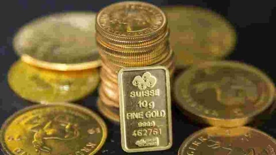 Meanwhile, the government is also releasing its tenth tranche of Sovereign Gold Bond scheme on Monday.(Reuters file photo) Meanwhile, the government is also releasing its tenth tranche of Sovereign Gold Bond scheme on Monday.(Reuters file photo)