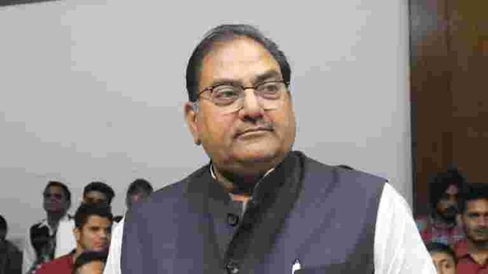 Chautala also wrote to the Speaker that eight rounds of talks have so far taken place, but the government has not yet agreed to repeal these black laws. (Keshav Singh/HT) Chautala also wrote to the Speaker that eight rounds of talks have so far taken place, but the government has not yet agreed to repeal these black laws. (Keshav Singh/HT)