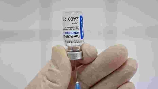 A medical worker fills a syringe with Sputnik V (Gam-COVID-Vac) vaccine as she prepares to vaccinate a Russian Army service member at a clinic in the city of Rostov-On-Don, Russia.(REUTERS) A medical worker fills a syringe with Sputnik V (Gam-COVID-Vac) vaccine as she prepares to vaccinate a Russian Army service member at a clinic in the city of Rostov-On-Don, Russia.(REUTERS)