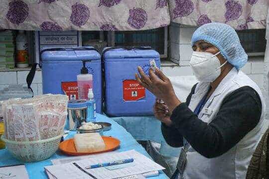 A health worker takes part in a dry run or a mock drill for Covid-19 vaccine delivery at a model Covid-19 vaccination centre at Ansari Road in New Delhi. (HT photo) A health worker takes part in a dry run or a mock drill for Covid-19 vaccine delivery at a model Covid-19 vaccination centre at Ansari Road in New Delhi. (HT photo)