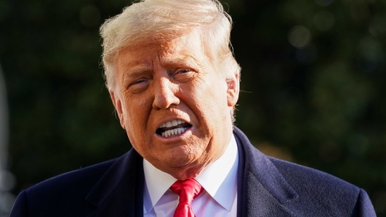U.S. President Donald Trump speaks to the press as he departs the White House on travel to visit the U.S.-Mexico border Wall in Texas, in Washington, U.S., January 12, 2021. REUTERS/Kevin Lamarque (REUTERS)