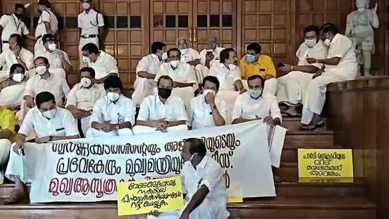 Boycotting Kerala governor's address Congress-led United Democratic Front (UDF) stages protest in front of Kerala Assembly, in Thiruvananthapuram.(ANI) Boycotting Kerala governor's address Congress-led United Democratic Front (UDF) stages protest in front of Kerala Assembly, in Thiruvananthapuram.(ANI)