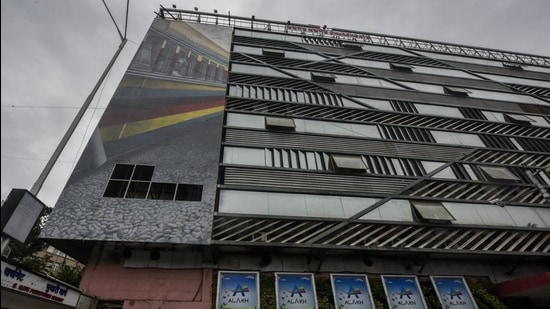 In 2019, man died after aluminium panels placed outside the building on the east facade fell on him. (Kunal Patil/HT Photo) In 2019, man died after aluminium panels placed outside the building on the east facade fell on him. (Kunal Patil/HT Photo)