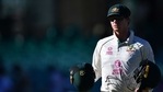 Australia's Steven Smith carries the helmets on the fourth day of the third cricket Test match between Australia and India at the Sydney Cricket Ground (SCG) in Sydney on January 10, 2021. (Photo by Saeed KHAN / AFP) / -- IMAGE RESTRICTED TO EDITORIAL USE - STRICTLY NO COMMERCIAL USE --(AFP) Australia's Steven Smith carries the helmets on the fourth day of the third cricket Test match between Australia and India at the Sydney Cricket Ground (SCG) in Sydney on January 10, 2021. (Photo by Saeed KHAN / AFP) / -- IMAGE RESTRICTED TO EDITORIAL USE - STRICTLY NO COMMERCIAL USE --(AFP)