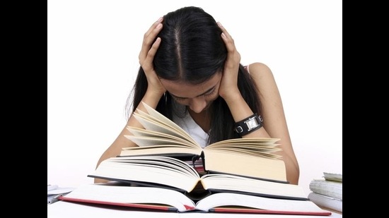 Police said that the girl, in her suicide, note had written that she was taking the extreme step as her parents were planning to marry her off after her Class-12 board exams, but she wanted to study further. (Representative image) (ISTOCK) Police said that the girl, in her suicide, note had written that she was taking the extreme step as her parents were planning to marry her off after her Class-12 board exams, but she wanted to study further. (Representative image) (ISTOCK)