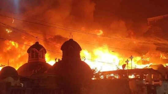 "The reason for the fire is not known. The firemen are fighting it tooth and nail and hopefully, it will soon be under control," a senior officer of the Kolkata Police was quoted as saying by news agency PTI.(Sourced Image) "The reason for the fire is not known. The firemen are fighting it tooth and nail and hopefully, it will soon be under control," a senior officer of the Kolkata Police was quoted as saying by news agency PTI.(Sourced Image)