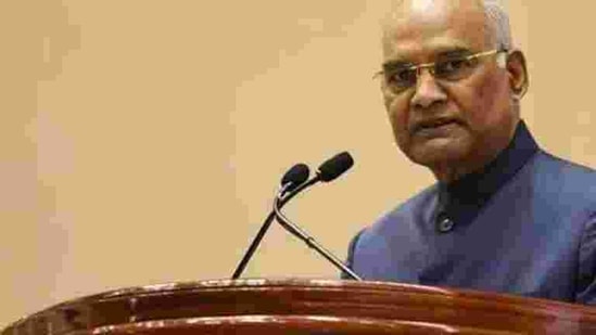 Welcoming longer days and the sun's journey to the northern hemisphere, Lohri is observed the night before Makar Sankranti or Maghi.(Vipin Kumar/HT PHOTO)