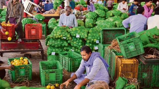 It is to be noted here that retail inflation had also dropped sharply to 4.59 per cent in December, mainly due to declining food prices.(MINT_PRINT) It is to be noted here that retail inflation had also dropped sharply to 4.59 per cent in December, mainly due to declining food prices.(MINT_PRINT)