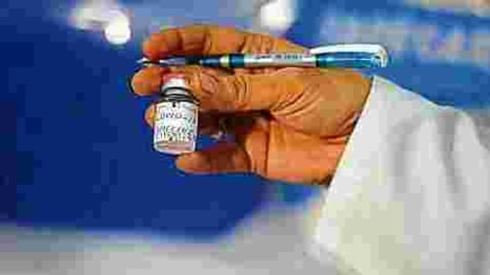 The principal secretary said that 1.23 lakh healthcare workers and military personnel in the state will be vaccinated in the first phase of the vaccination campaign.(HT_PRINT) The principal secretary said that 1.23 lakh healthcare workers and military personnel in the state will be vaccinated in the first phase of the vaccination campaign.(HT_PRINT)