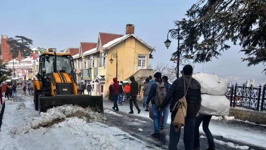 Kalpa recorded a low of minus 0.6 degrees Celsius, Singh added. Kalpa recorded a low of minus 0.6 degrees Celsius, Singh added.