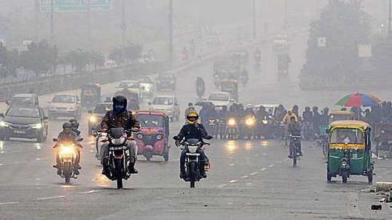 Noida recorded 1.5mm of rainfall on Wednesday against 5mm a day earlier. Sunil Ghosh /ht photo(HT_PRINT) Noida recorded 1.5mm of rainfall on Wednesday against 5mm a day earlier. Sunil Ghosh /ht photo(HT_PRINT)