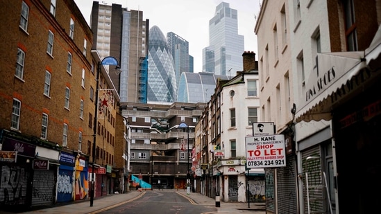 Shuttered shops are seen along deserted streets in the City of London on January 15, 2021, during the third coronavirus lockdown. - Britain's economy slumped 2.6 percent in November on coronavirus restrictions, official data showed January 15, 2021, stoking fears that the current virus lockdown could spark a double-dip recession. (AFP) Shuttered shops are seen along deserted streets in the City of London on January 15, 2021, during the third coronavirus lockdown. - Britain's economy slumped 2.6 percent in November on coronavirus restrictions, official data showed January 15, 2021, stoking fears that the current virus lockdown could spark a double-dip recession. (AFP)
