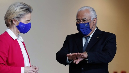 The European Union is looking at a common vaccine certificate to help get travellers to their vacation destinations and prevent tourism from suffering another disastrous year due to the coronavirus pandemic.(AP) The European Union is looking at a common vaccine certificate to help get travellers to their vacation destinations and prevent tourism from suffering another disastrous year due to the coronavirus pandemic.(AP)