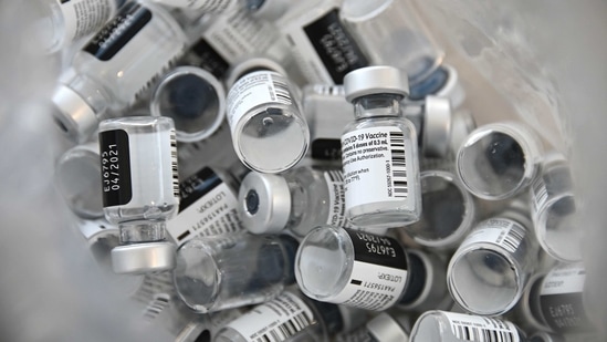 More than 30,000 people in Norway have received the first shot of the Pfizer or Moderna coronavirus vaccine since late last month.(AFP) More than 30,000 people in Norway have received the first shot of the Pfizer or Moderna coronavirus vaccine since late last month.(AFP)