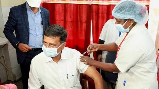 100 healthcare workers at each hospital will be administered the vaccine.(PTI file photo)