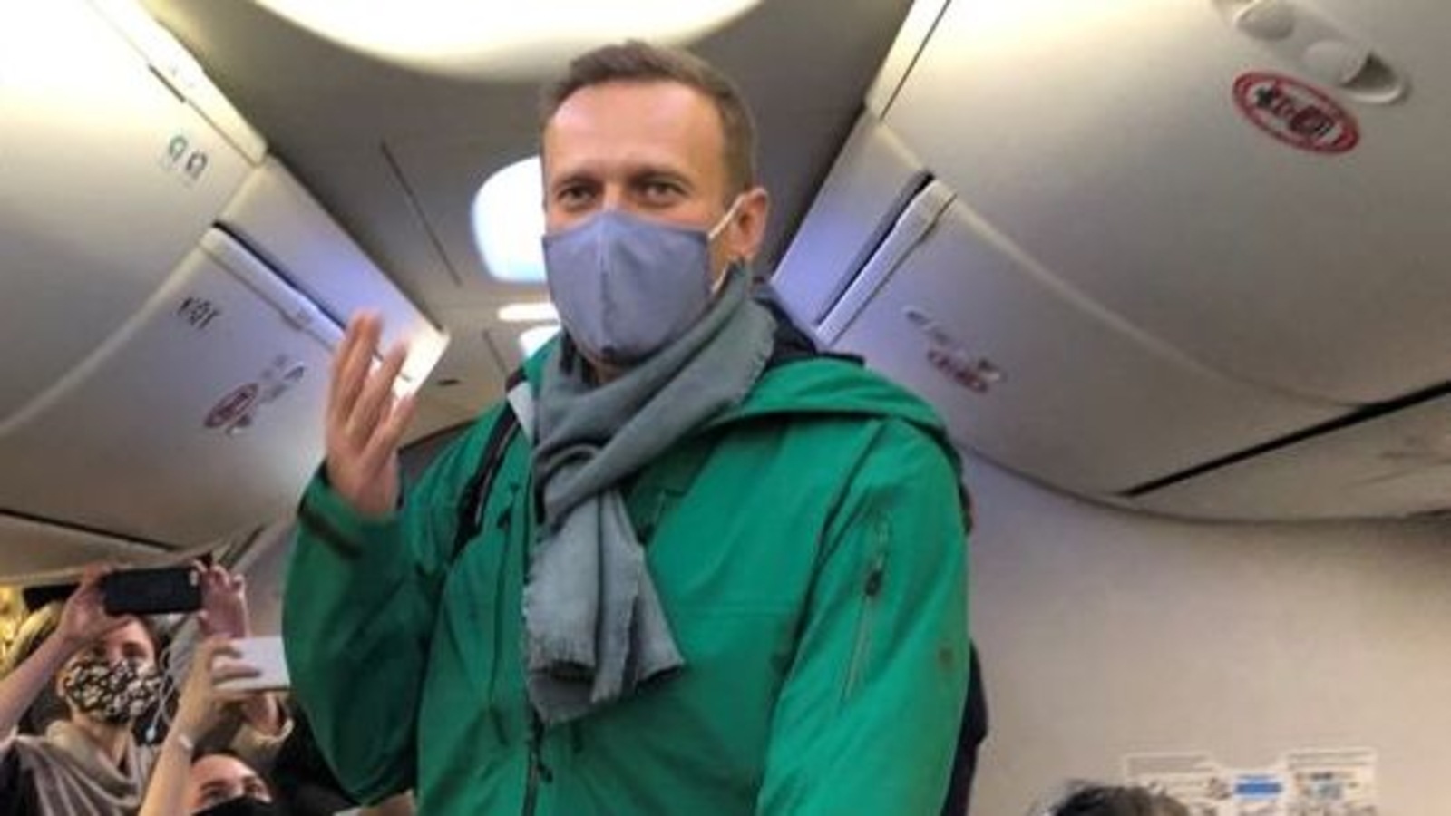 Kremlin Critic Alexei Navalny Takes Off On Plane To Russia Despite ...