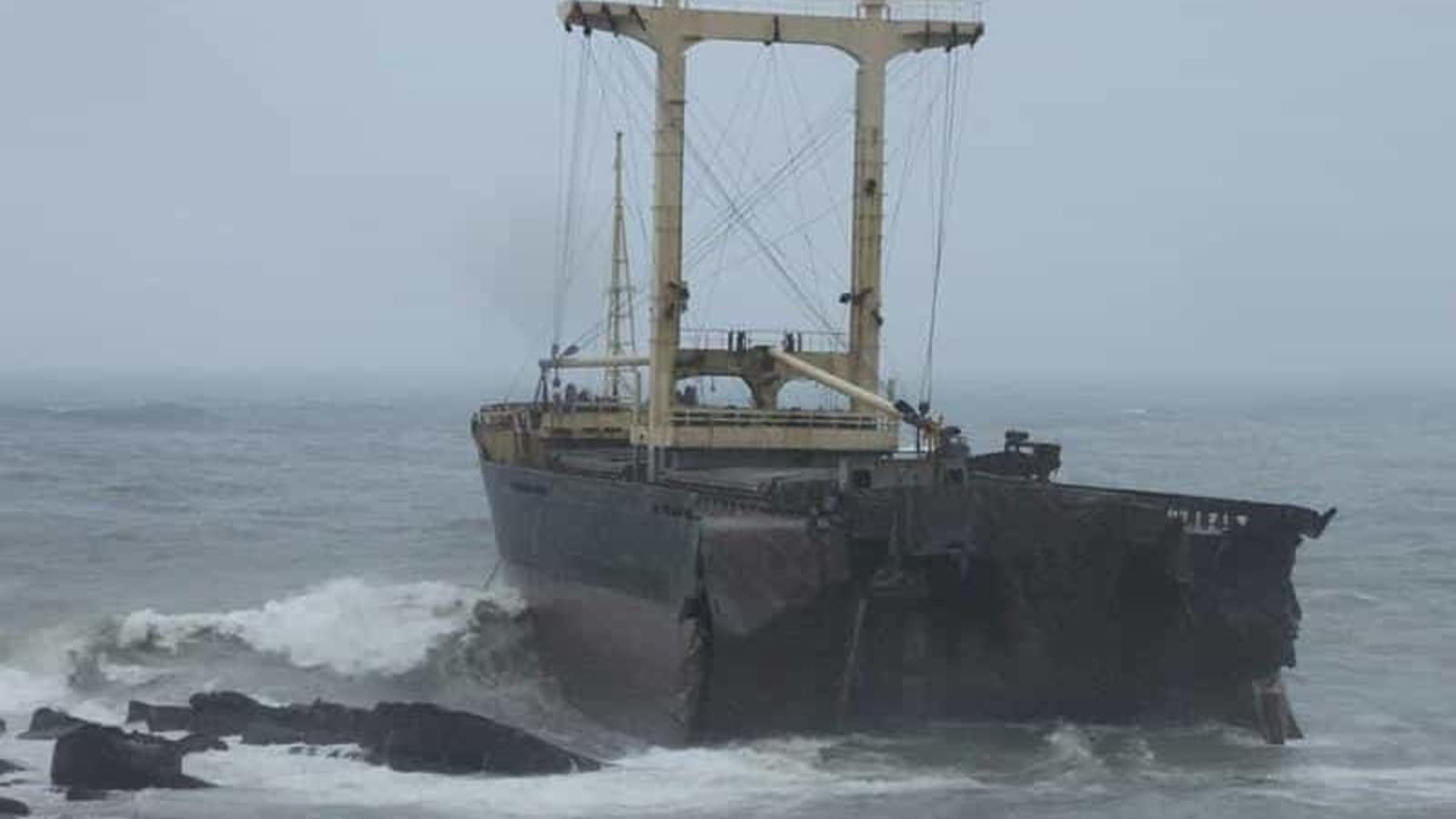 Cargo ship sinks in the Black Sea; 3 dead, 6 rescued World News Hindustan Times