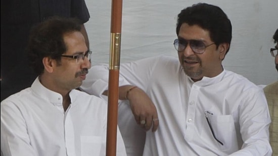 Raj (right), who is a bitter rival of Sena chief and Maharashtra chief minister Uddhav Thackeray, has already instructed his leaders to go on an attack spree against the Sena. (Hindustan Times)