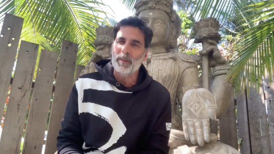 Akshay Kumar shared a story from Ramayana to inspire fans to make contributions to the Ram Mandir construction. 