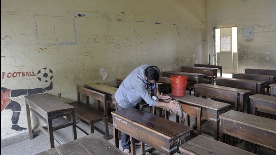 Barring Mumbai, schools in other parts of the state reopened for students of Classes 9 to 12 from November 23. (HT FILE ) Barring Mumbai, schools in other parts of the state reopened for students of Classes 9 to 12 from November 23. (HT FILE )
