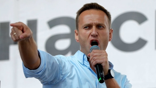 Russian opposition activist Alexei Navalny gestures while speaking to a crowd during a political protest in Moscow, Russia.(AP/ File photo) Russian opposition activist Alexei Navalny gestures while speaking to a crowd during a political protest in Moscow, Russia.(AP/ File photo)