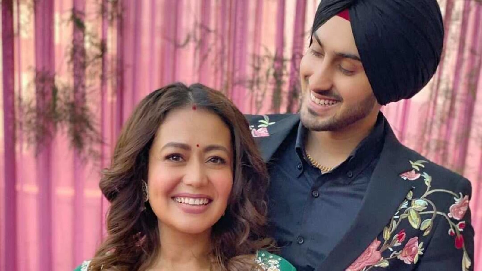 Neha Kakkar warns Rohanpreet Singh’s ex-girlfriend not to call him. Watch video