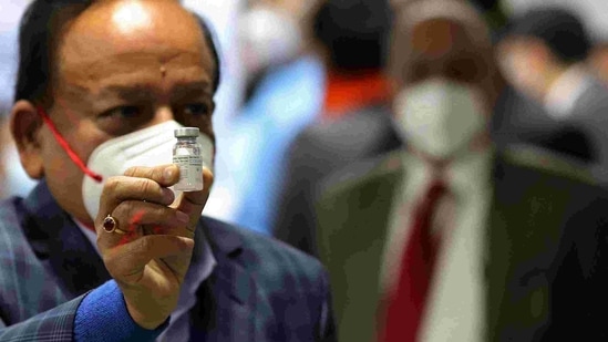 Union health minister Harsh Vardhan displays a vial of Bharat Biotech Ltd. Covaxin at the All India Institute of Medical Sciences in New Delhi.(Bloomberg Photo ) Union health minister Harsh Vardhan displays a vial of Bharat Biotech Ltd. Covaxin at the All India Institute of Medical Sciences in New Delhi.(Bloomberg Photo )