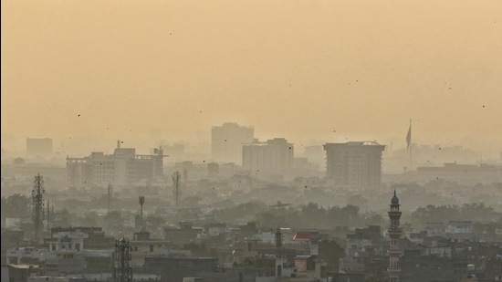View of a neighbourhood shrouded in fog as cold wave grips northern India, in Jaipur. (File photo) View of a neighbourhood shrouded in fog as cold wave grips northern India, in Jaipur. (File photo)